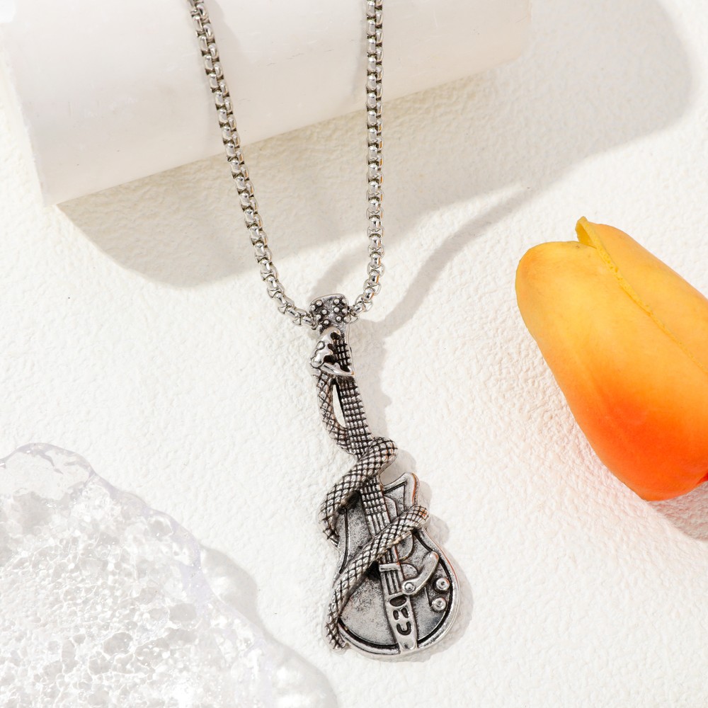 Mens Accessories Style - Kalung Liontin Ular Gitar Gaya Hip